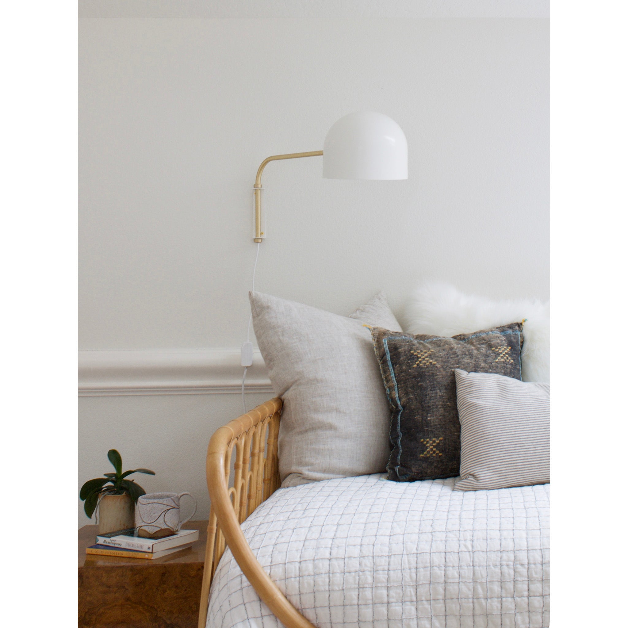 Amélie Swing 8" shown in White with Brass