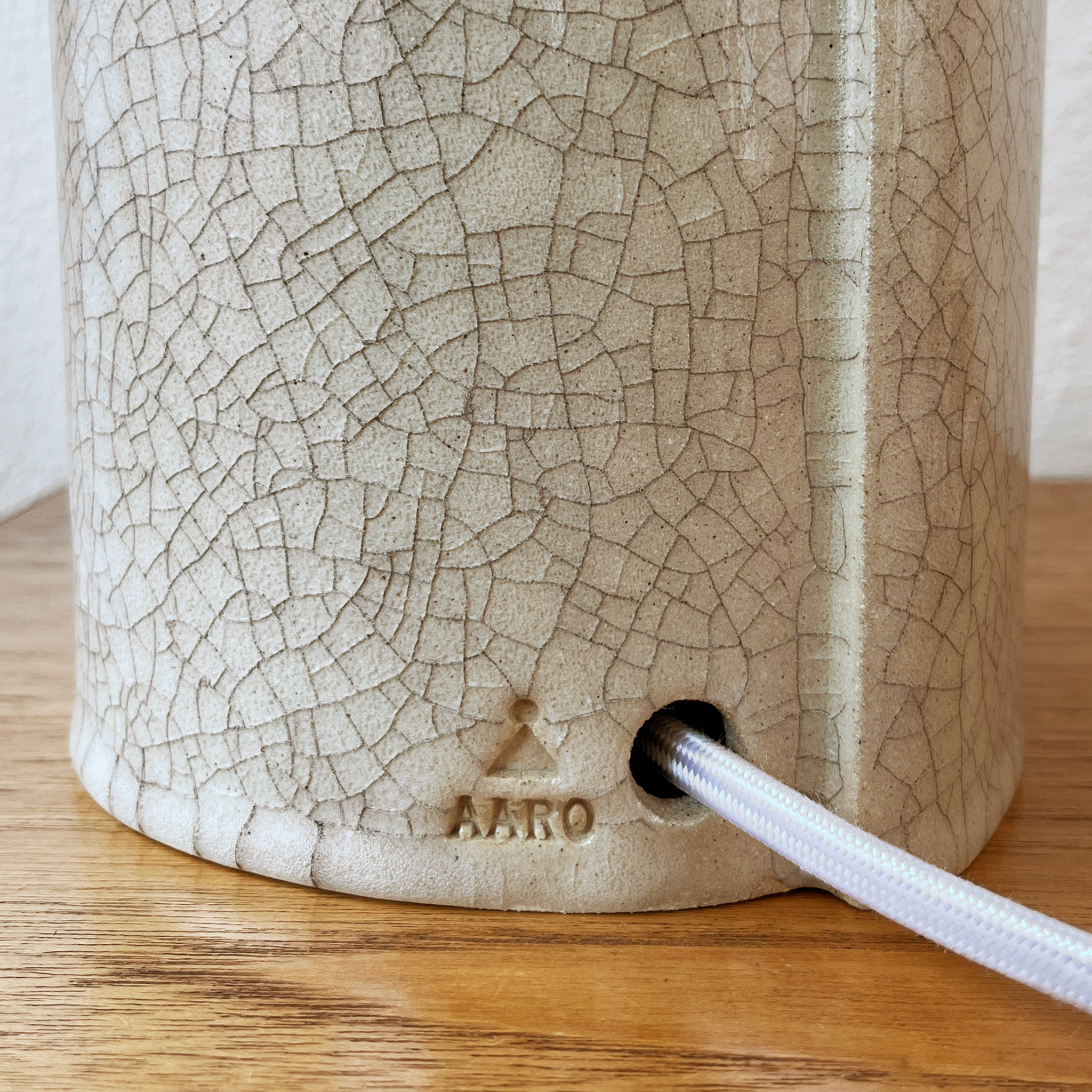 Hill Table Lamp lamp back detail