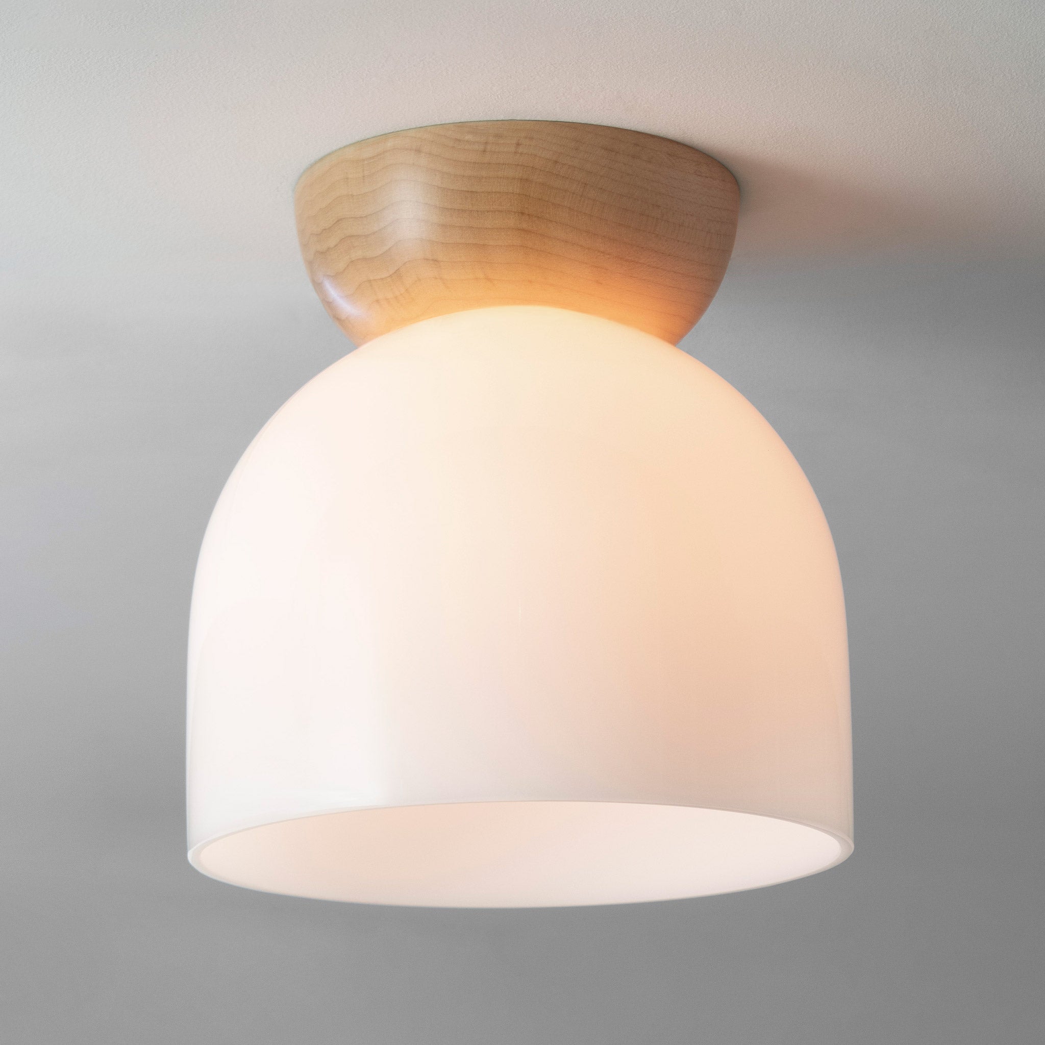 Glass Amélie Surface 8" shown with a Maple wood canopy
