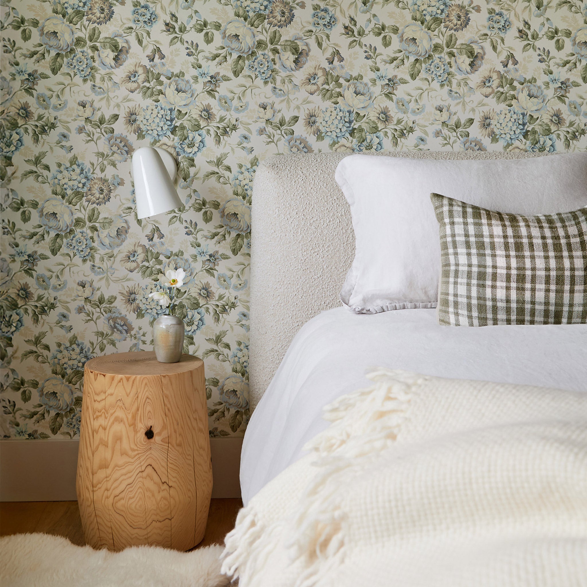 Wildwood in white. Interior Design by Rebecca Hepburn, Photography by Brooke Stephenson