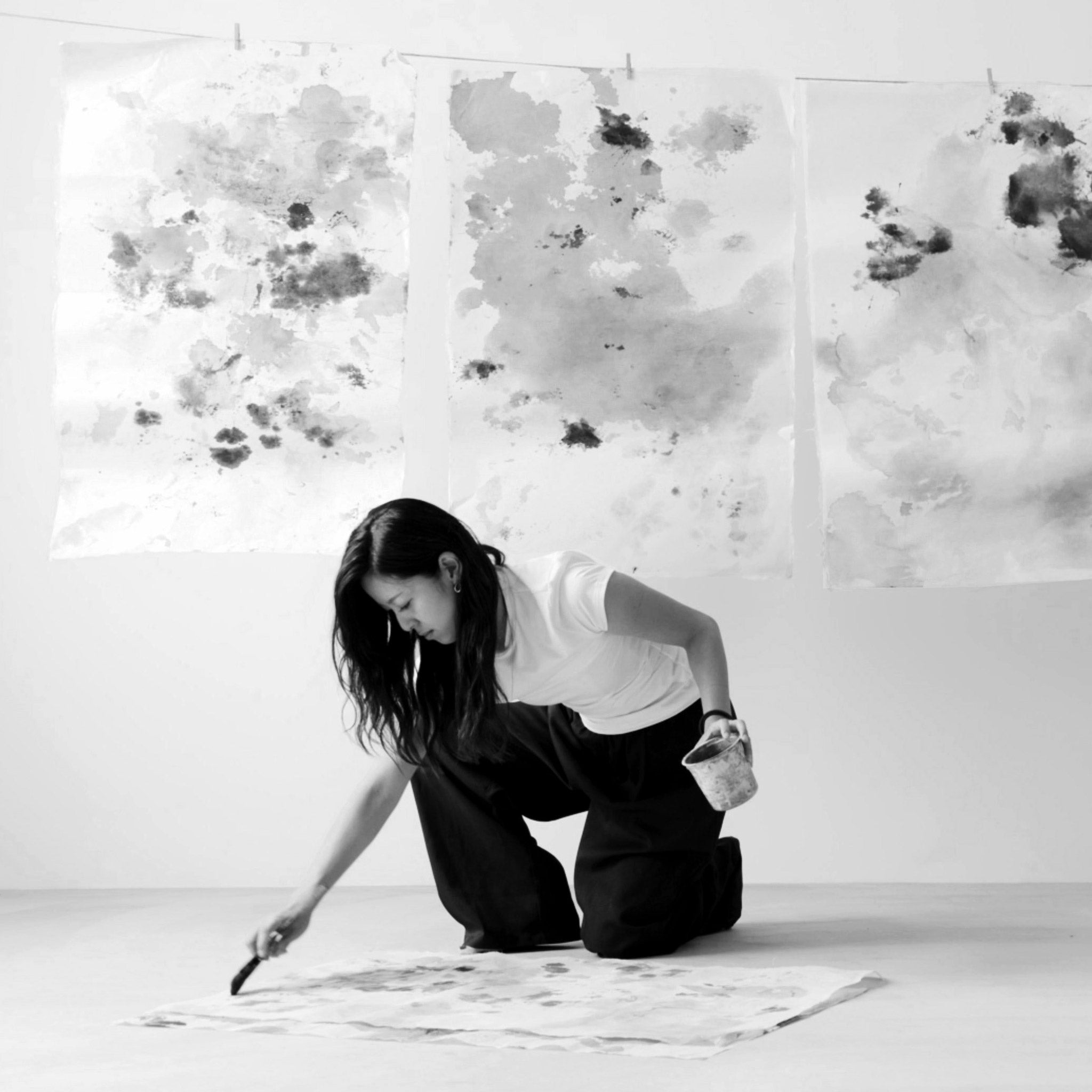 Artisan hand-painting Sumi washi paper
