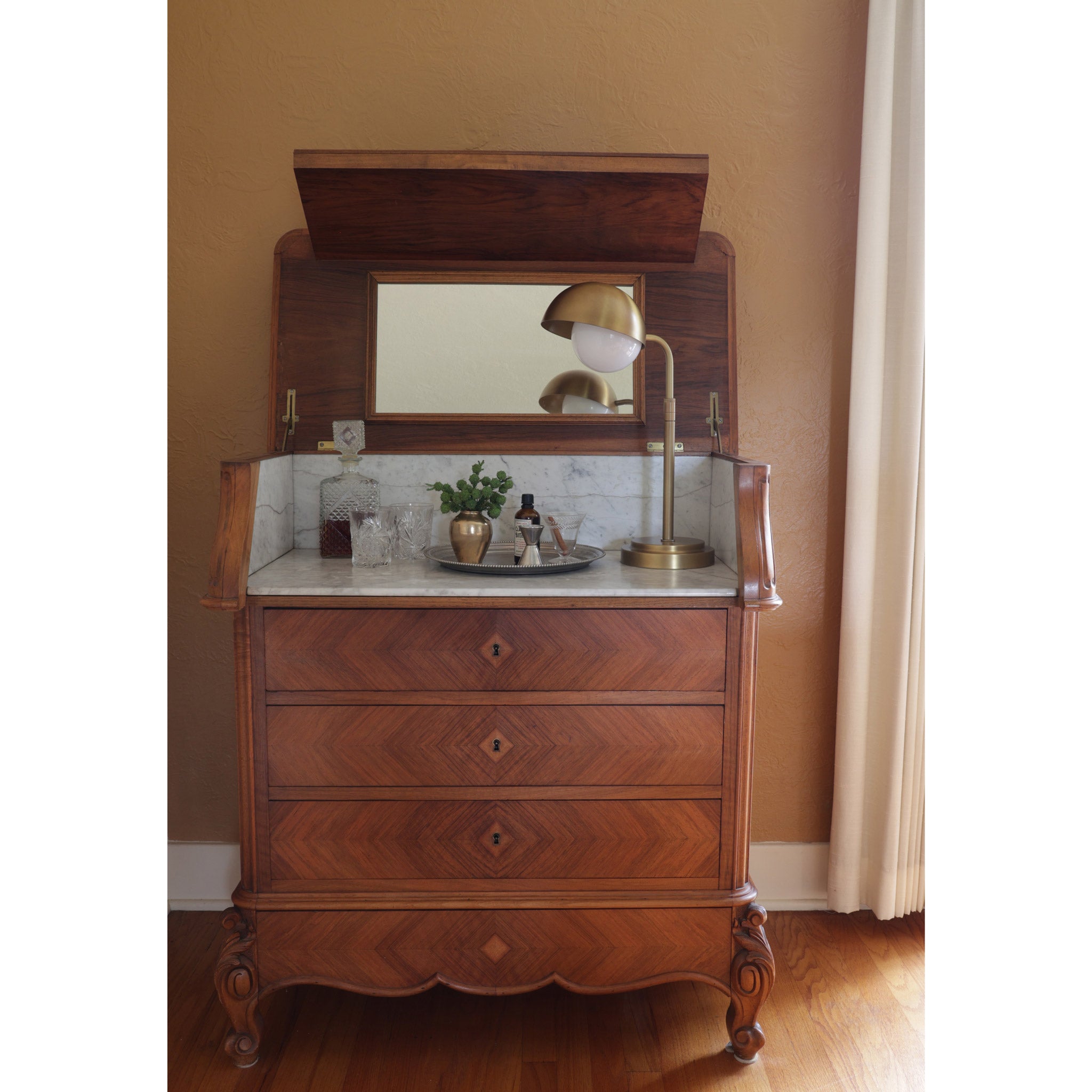 Noor Table Lamp shown in Heirloom Brass