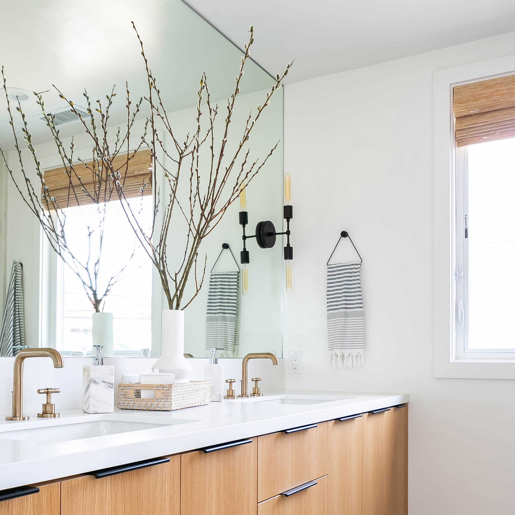 Vista 2 shown in Matte Black. Interior design by Allison Merritt Design. Photo by Ryan Garvin